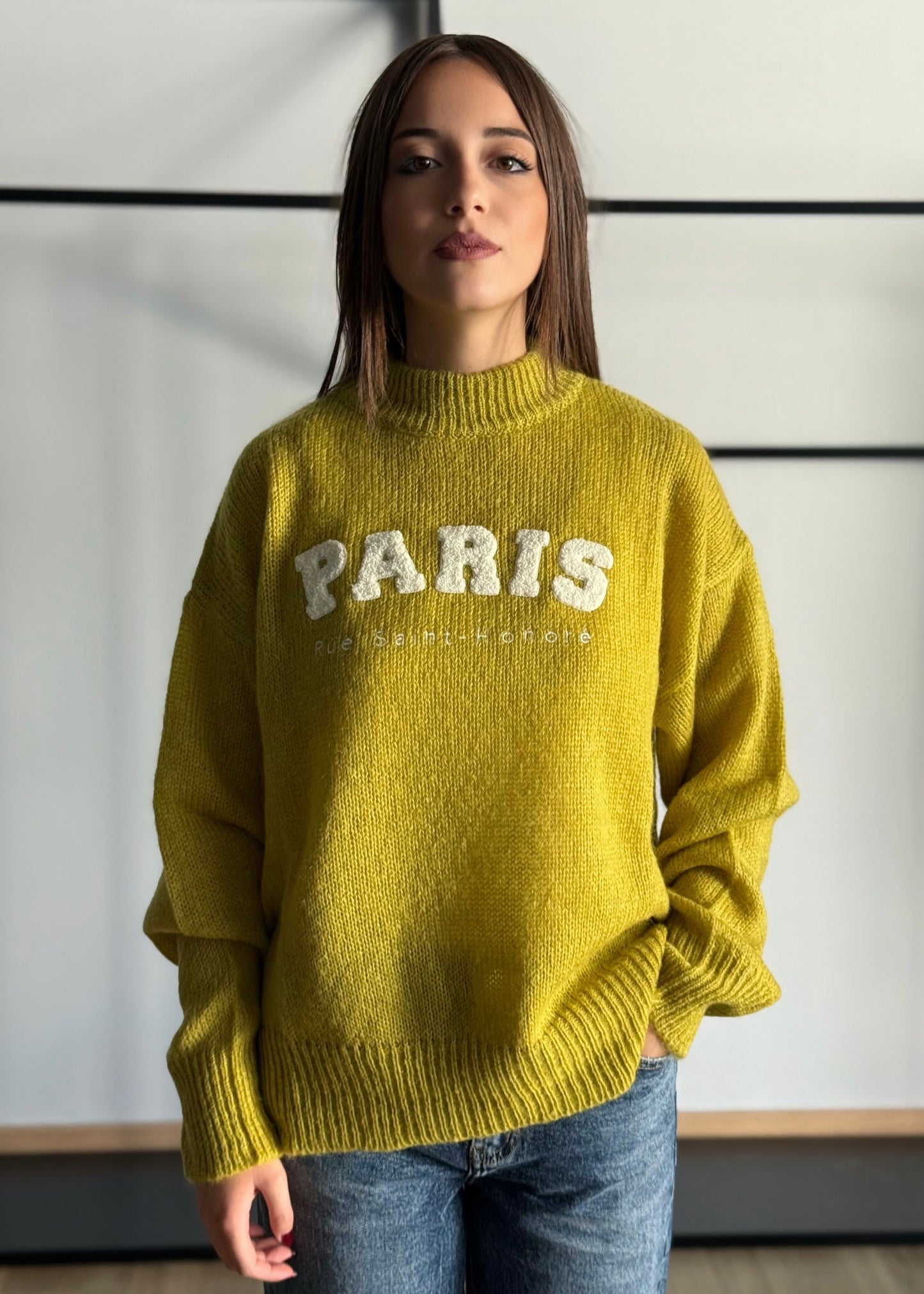 Maglia con ricamo -KONTATTO