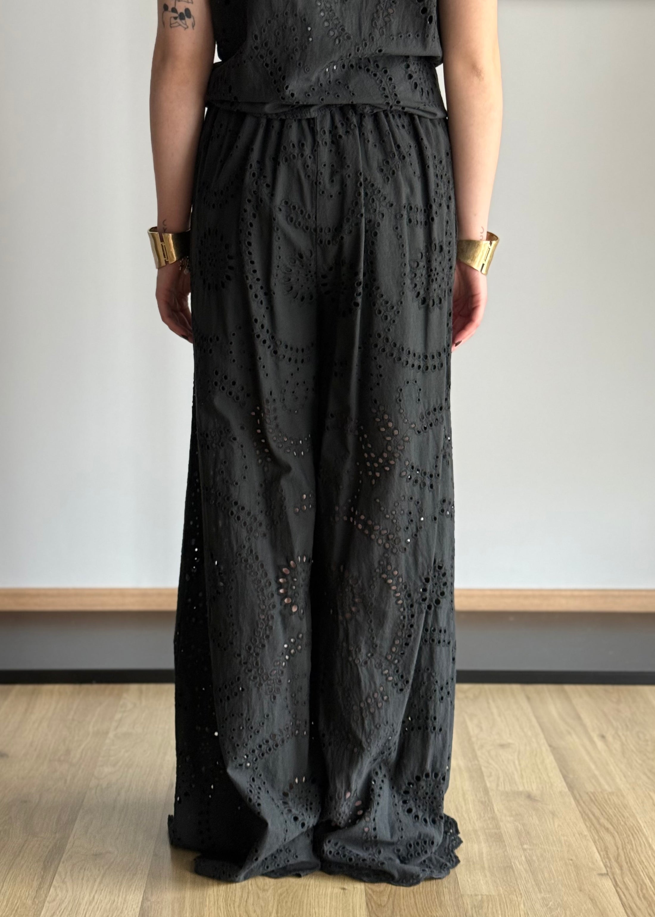 Pantalone ZAHJR in sangallo nero