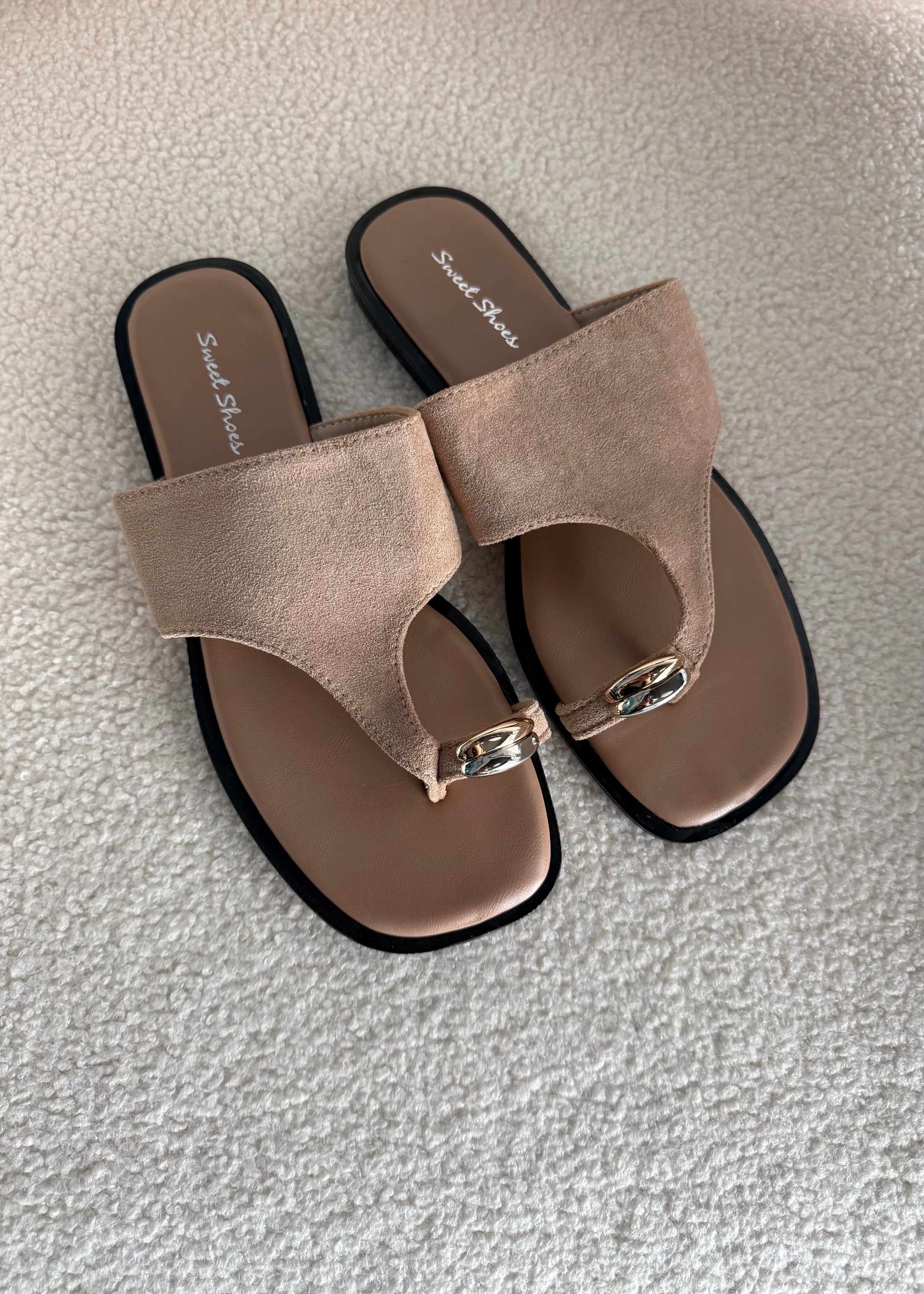 Sandali infradito in suede beige