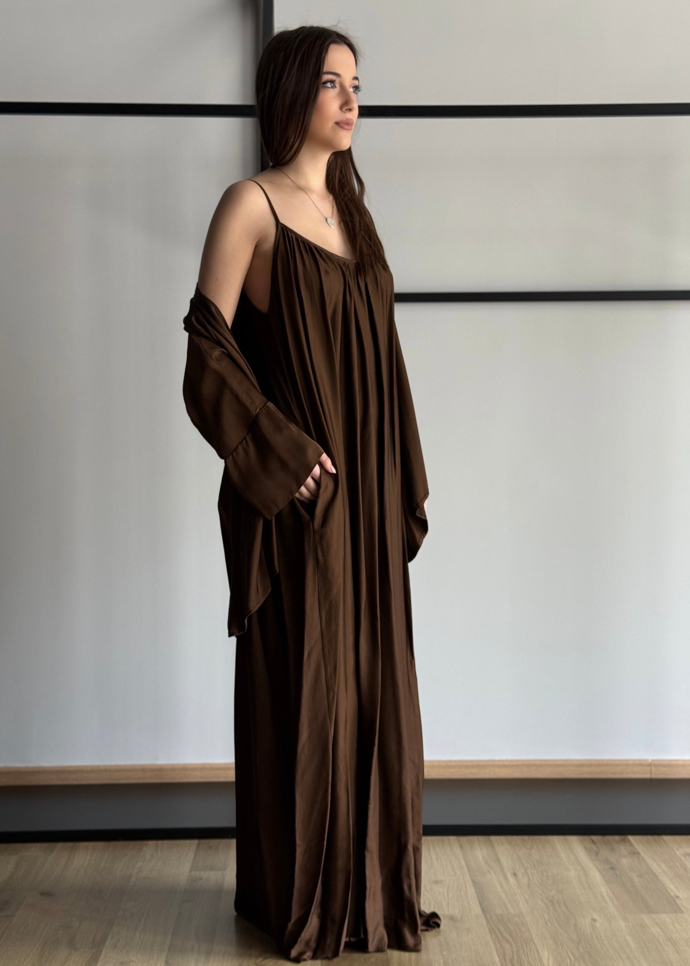 Abito lungo ZAHJR in satin moro