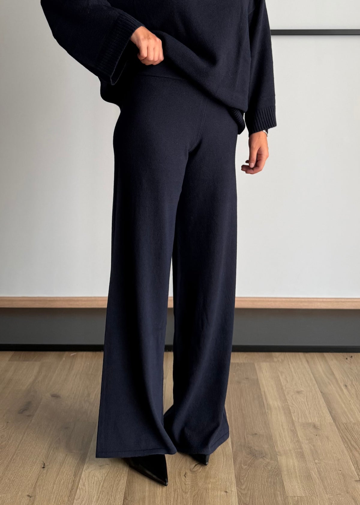 Pantalone blu in maglia - KONTATTO