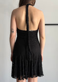 Carica l'immagine nel visualizzatore della galleria, Abito halter in pizzo nero
