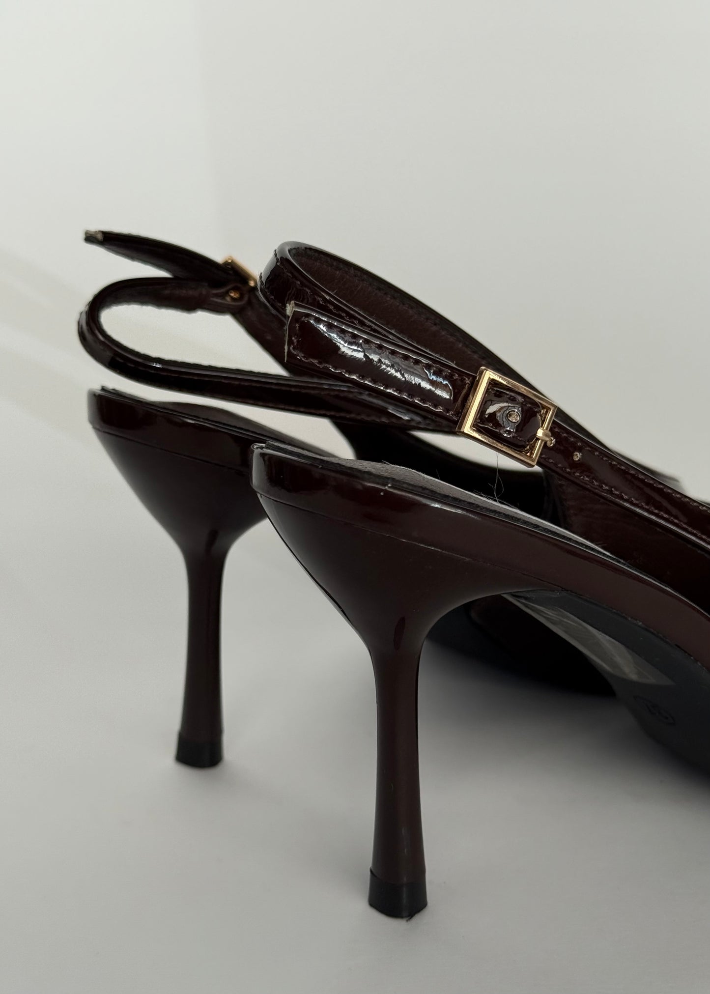 Décolleté slingback vernice