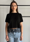 Carica l'immagine nel visualizzatore della galleria, Maglia KONTATTO con fondo in pizzo nero
