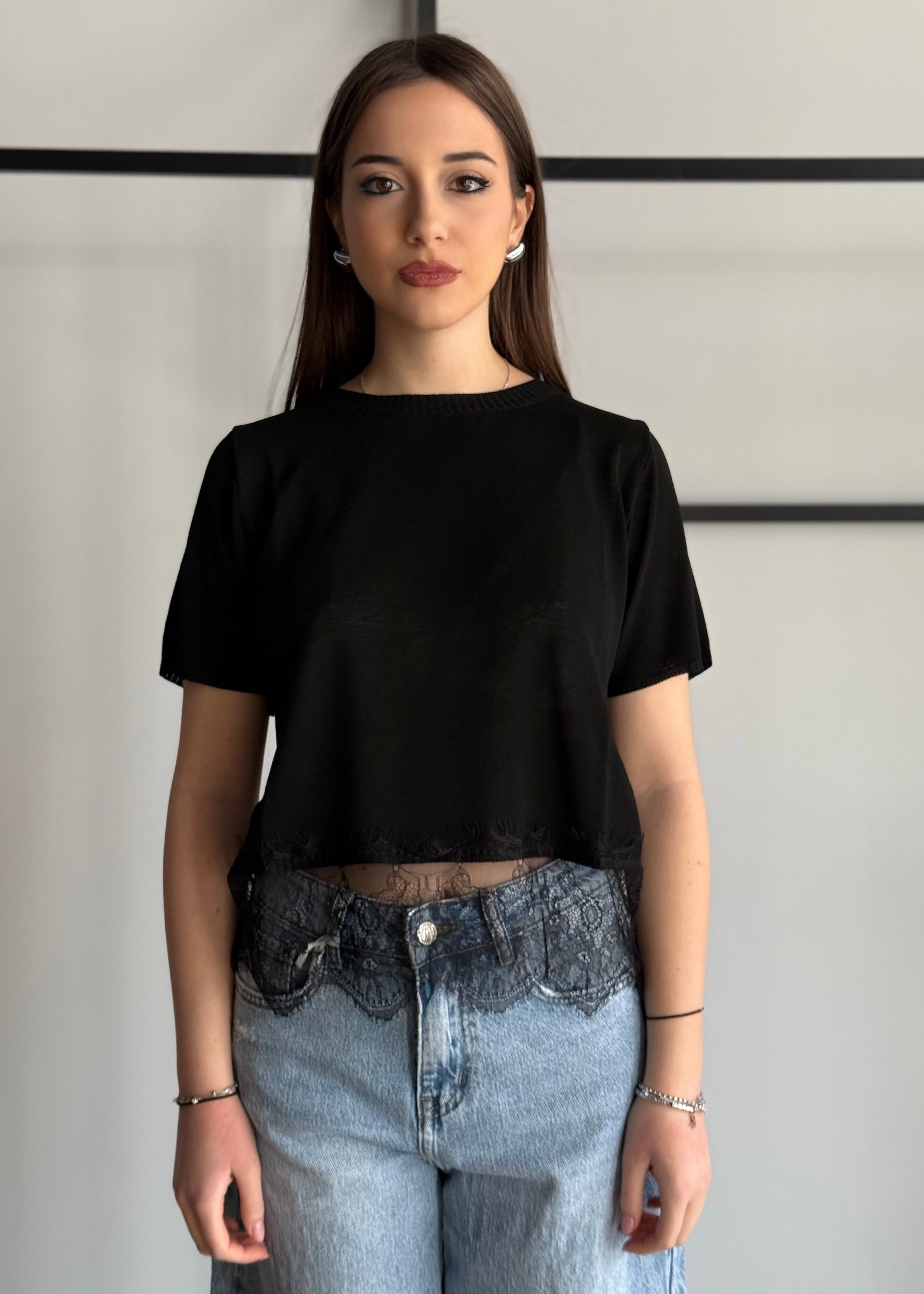 Maglia KONTATTO con fondo in pizzo nero