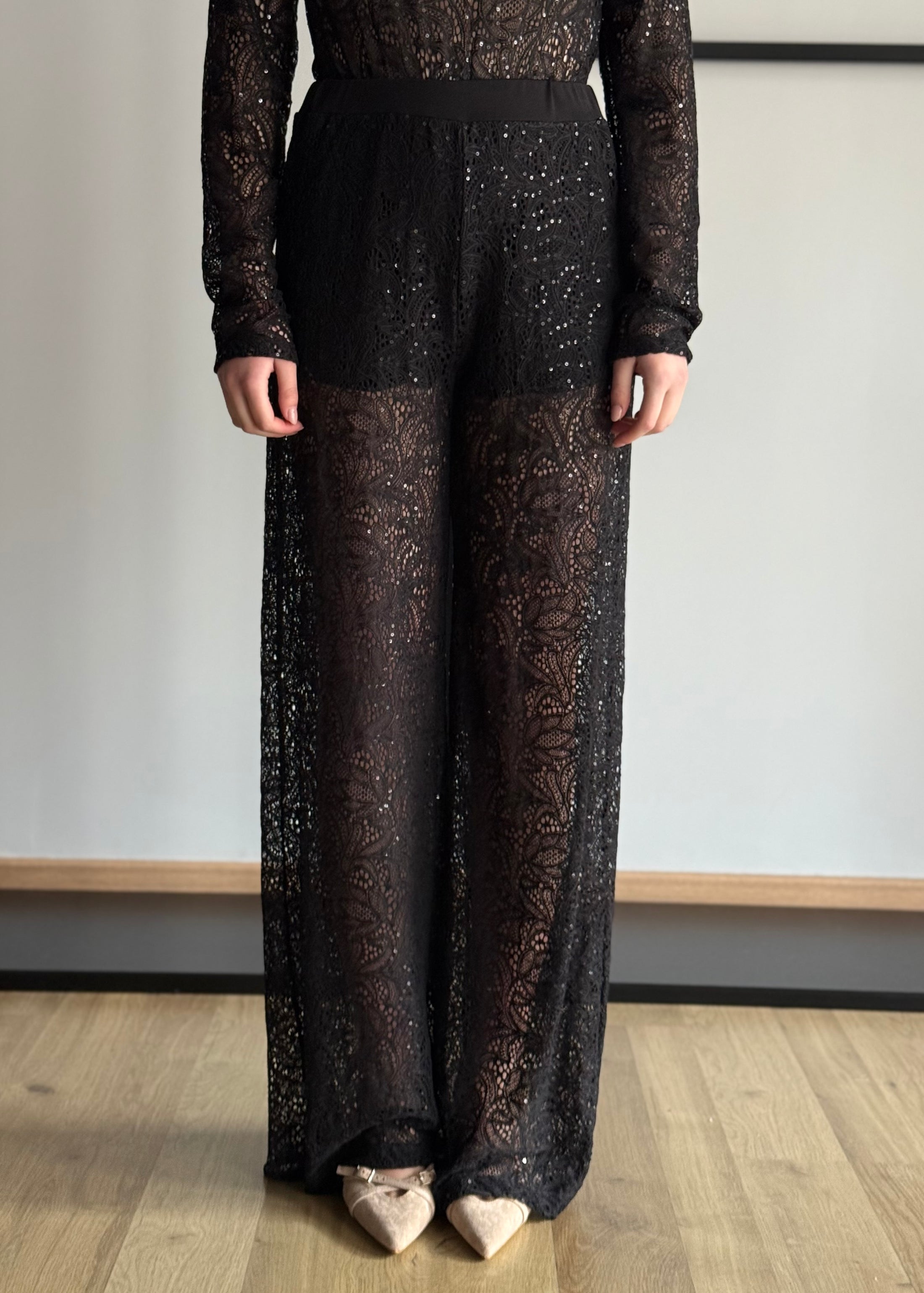 Pantalone ZAHJR in pizzo nero
