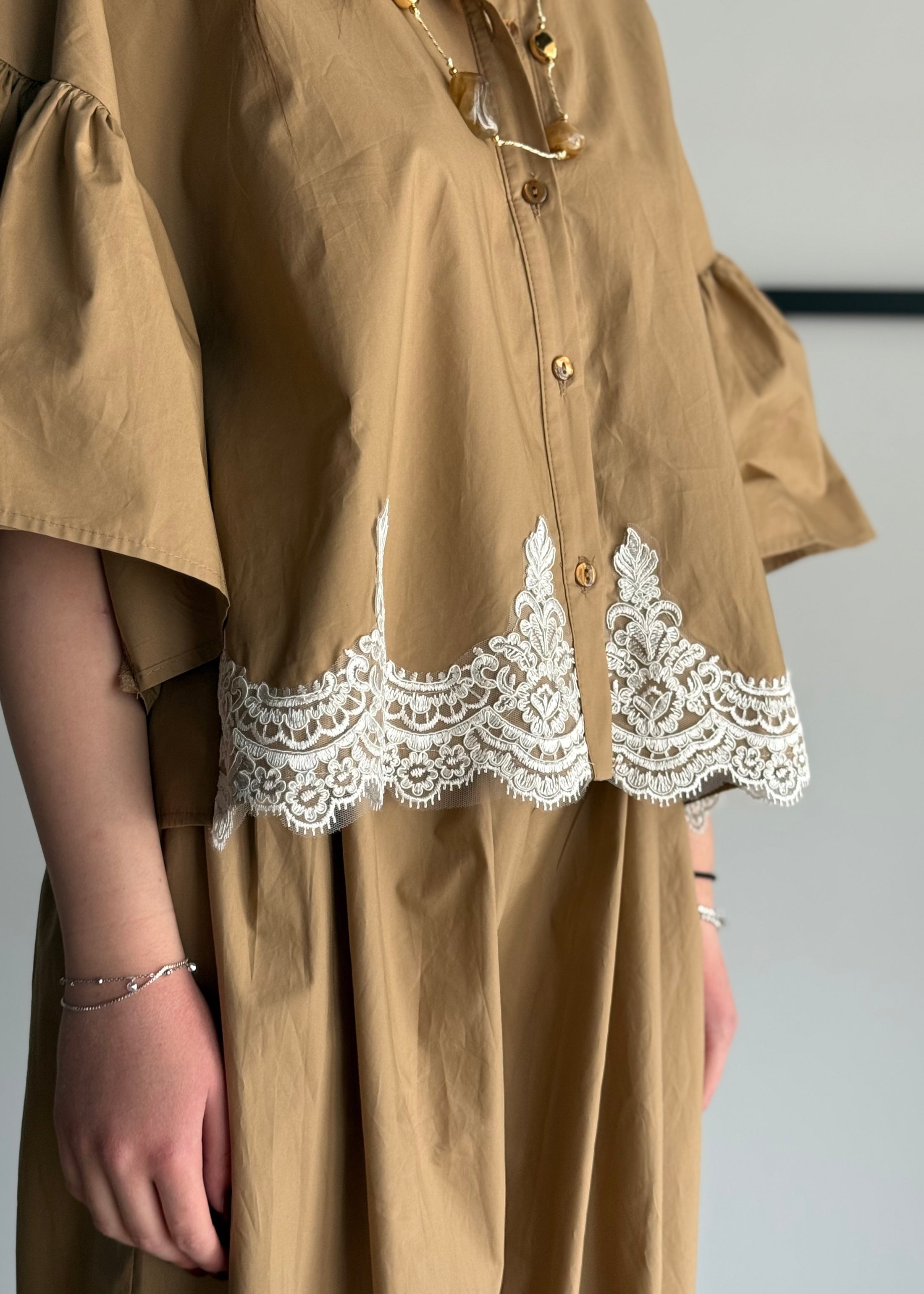 Camicia KIKISIX con pizzo