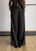 Carica l'immagine nel visualizzatore della galleria, Pantalone nero palazzo con cintura - ZAHJR
