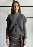 Carica l'immagine nel visualizzatore della galleria, Gilet LUMINA in maglia a costine
