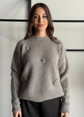 Carica l'immagine nel visualizzatore della galleria, Maglia ZAHJR con applicazioni gioiello
