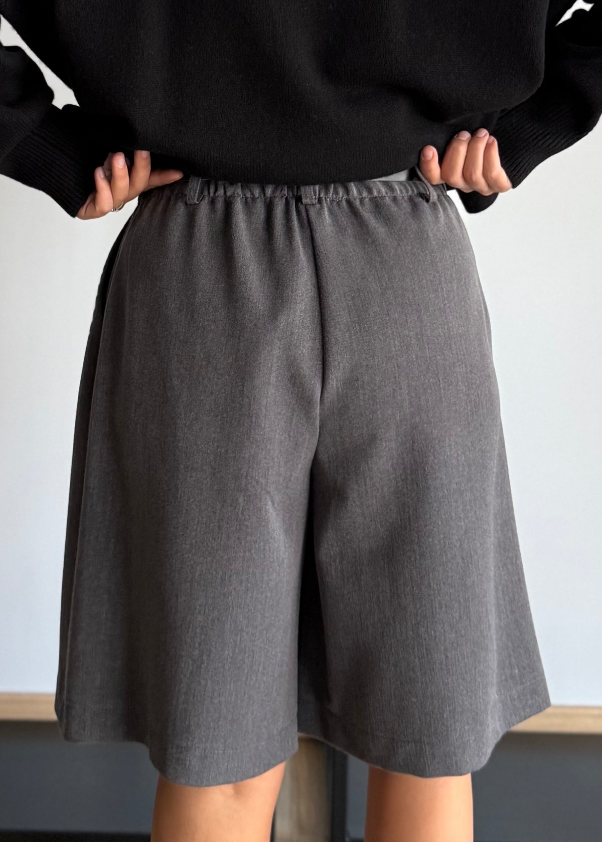 Bermuda sartoriale grigio con cintura - PHILIALOFT