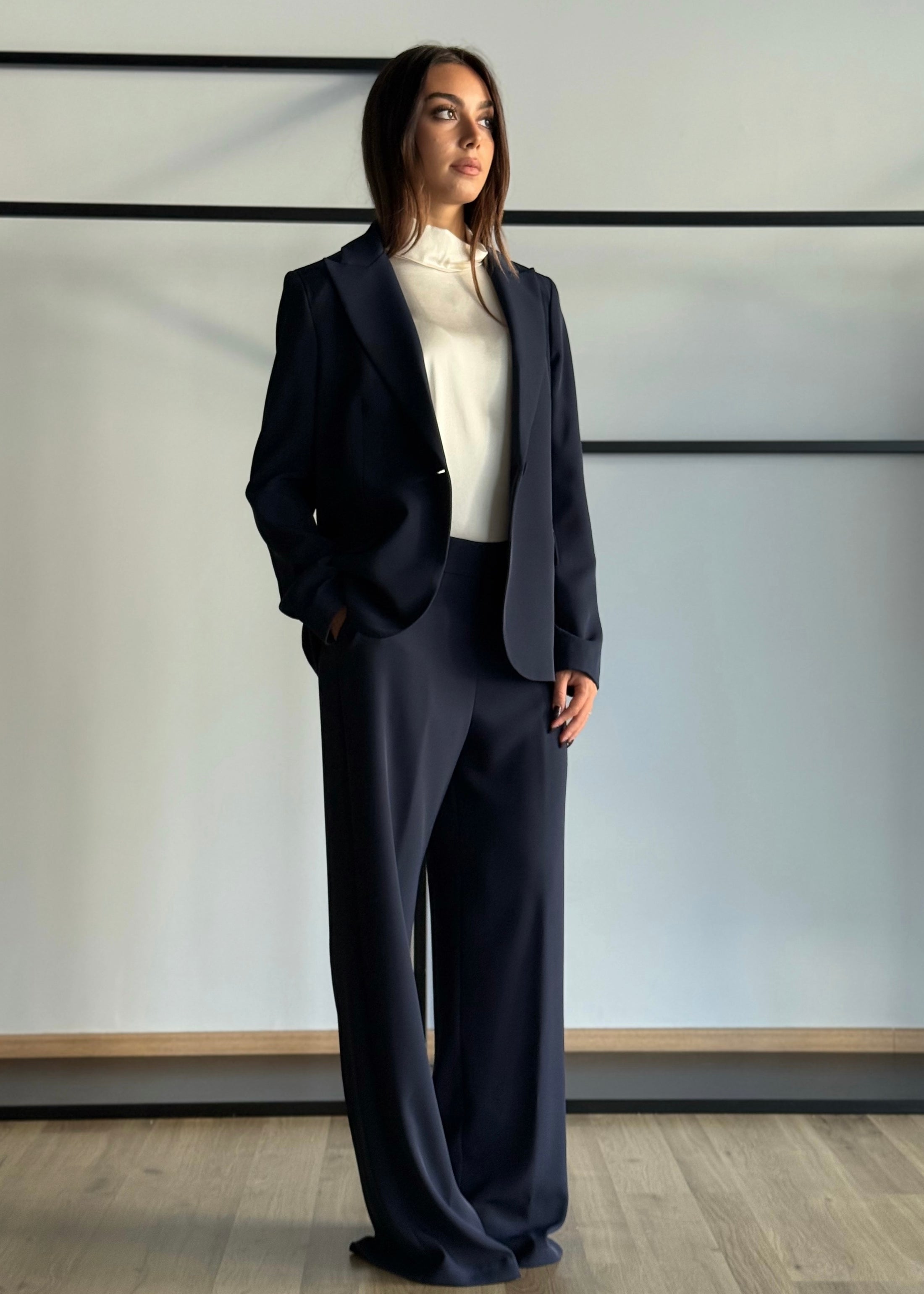 Tailleur giacca e pantalone -KONTATTO