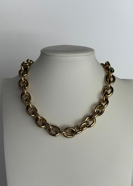 Collana catena dorata a maglie grandi