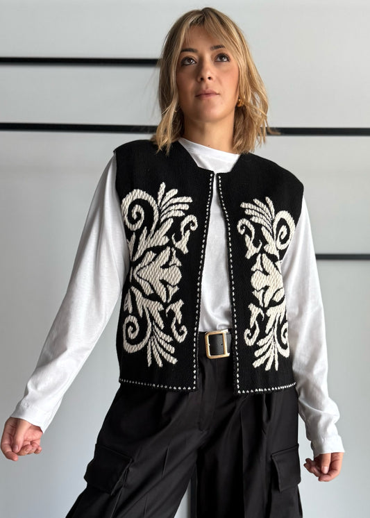 Gilet nero con ricami panna - ZAHJR