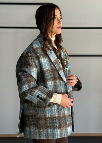 Giacca oversize a quadri in lana con spille decorative - ZAHJR