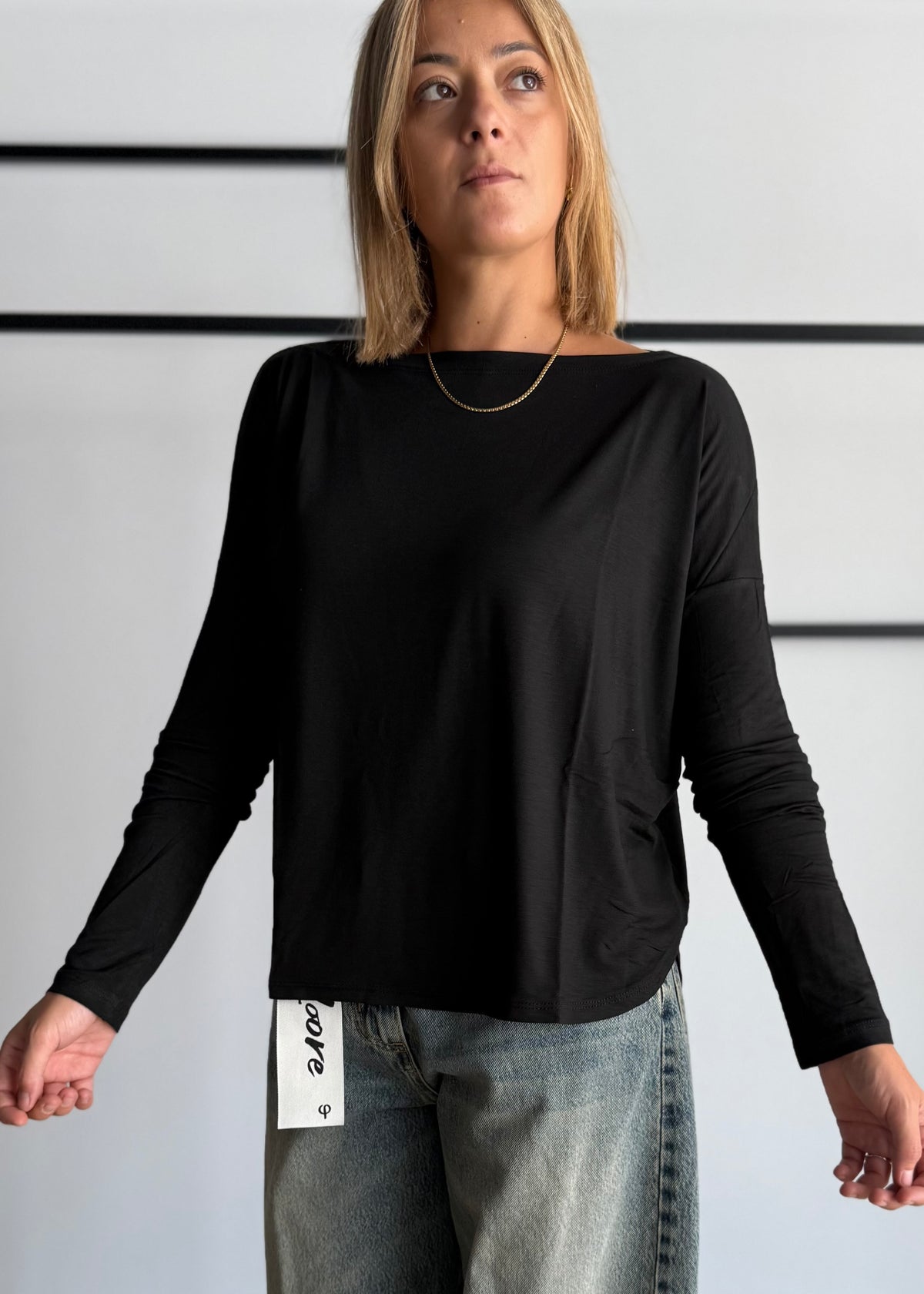 Maglia nera scollo a barca - ZAHJR