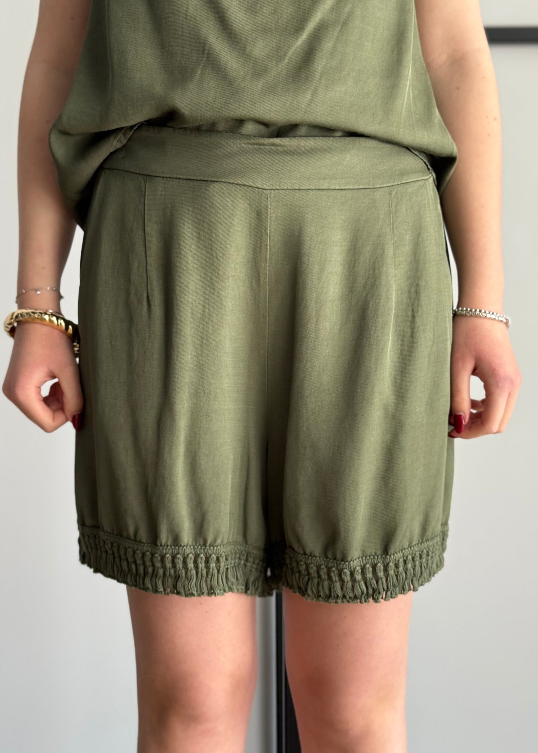 Short ZAHJR con frange militare