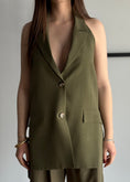 Carica l'immagine nel visualizzatore della galleria, Gilet ZAHJR scollo halter
