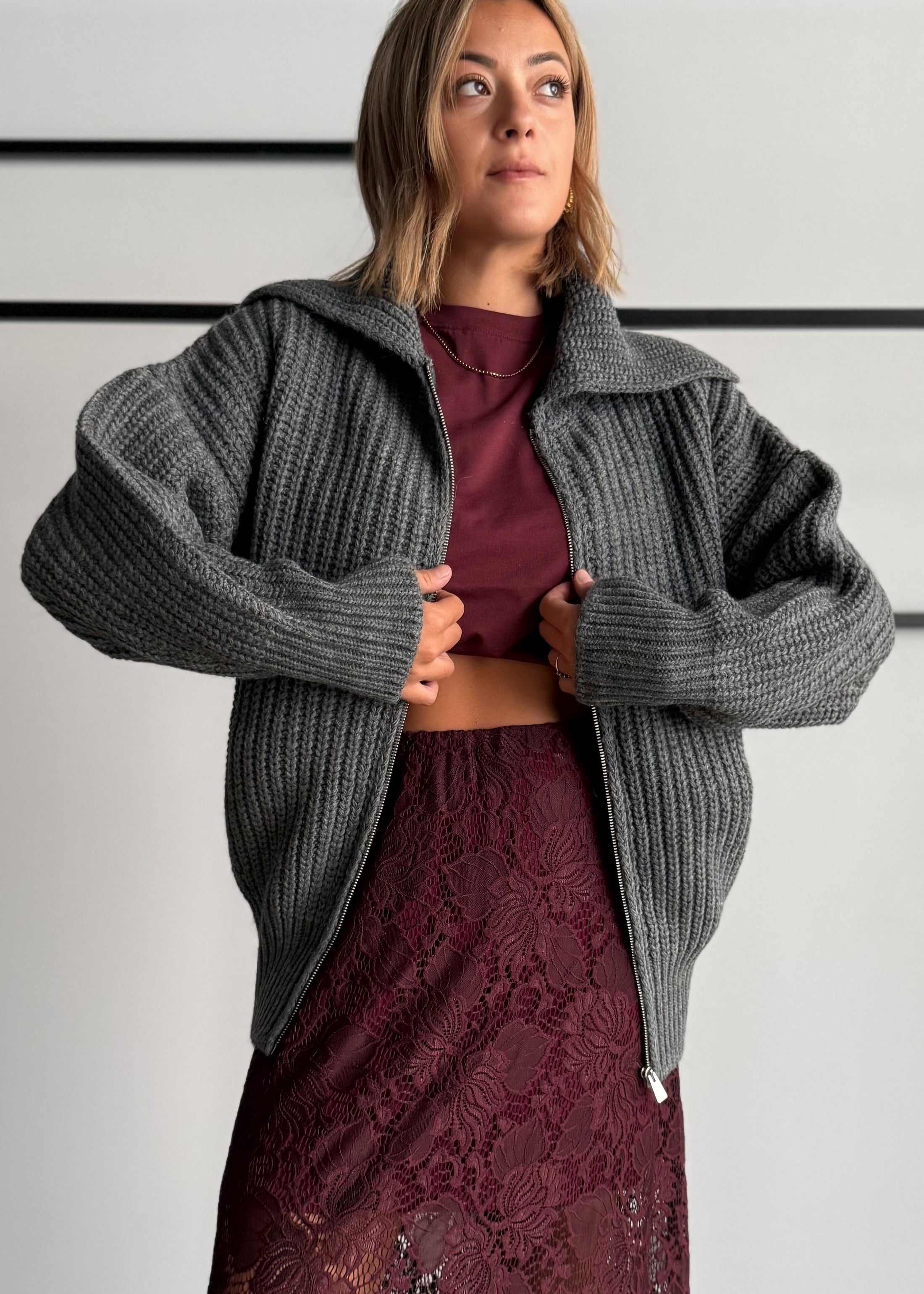 Cardigan grigio con maxi collo e zip - KONTATTO