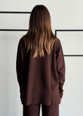 Carica l'immagine nel visualizzatore della galleria, Maglia over scollo a V -KONTATTO
