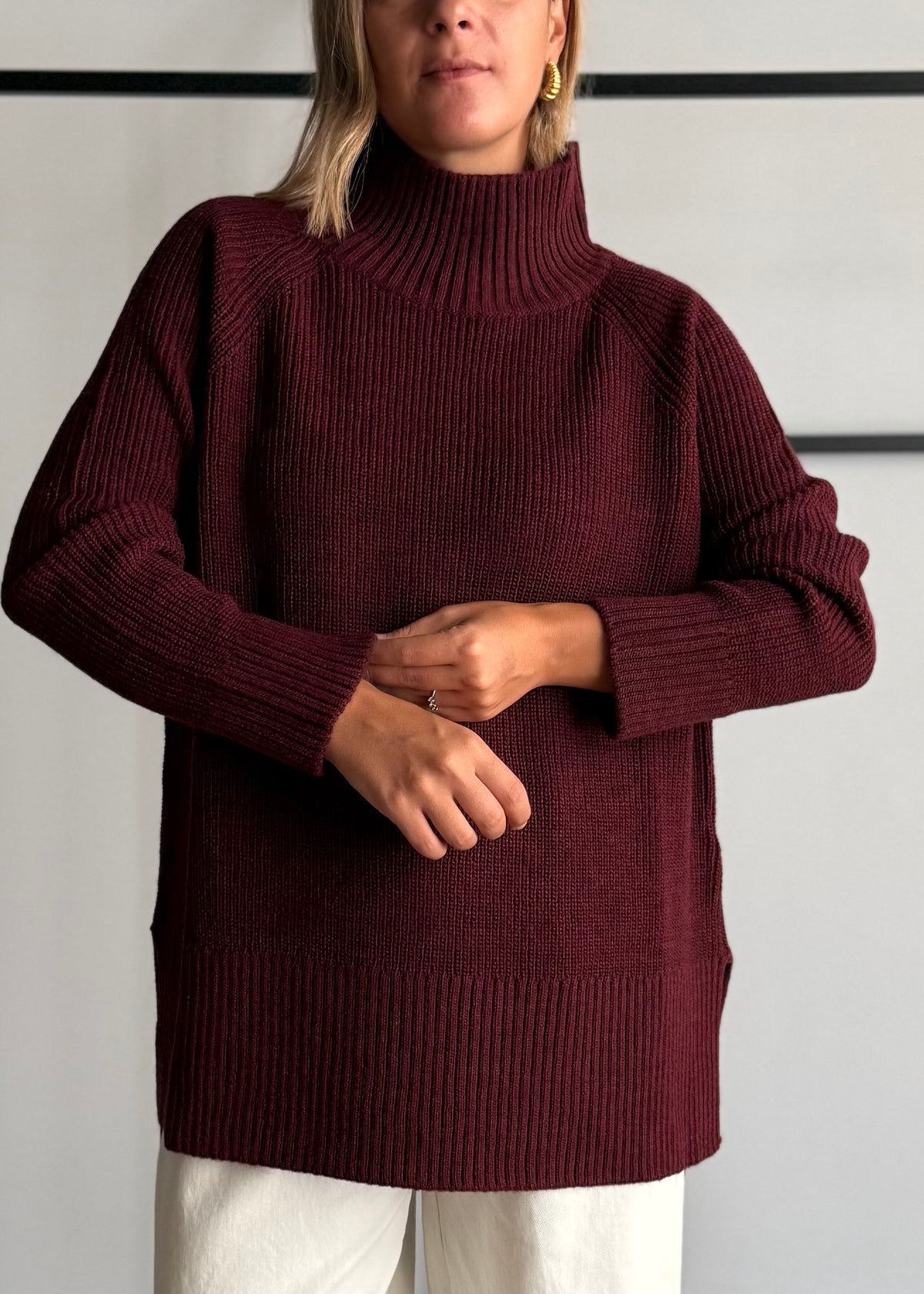 Maglia marsala modello cratere con spacchi - KONTATTO