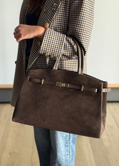 Borsa a Mano in Camoscio con Dettaglio Chiusura Oro