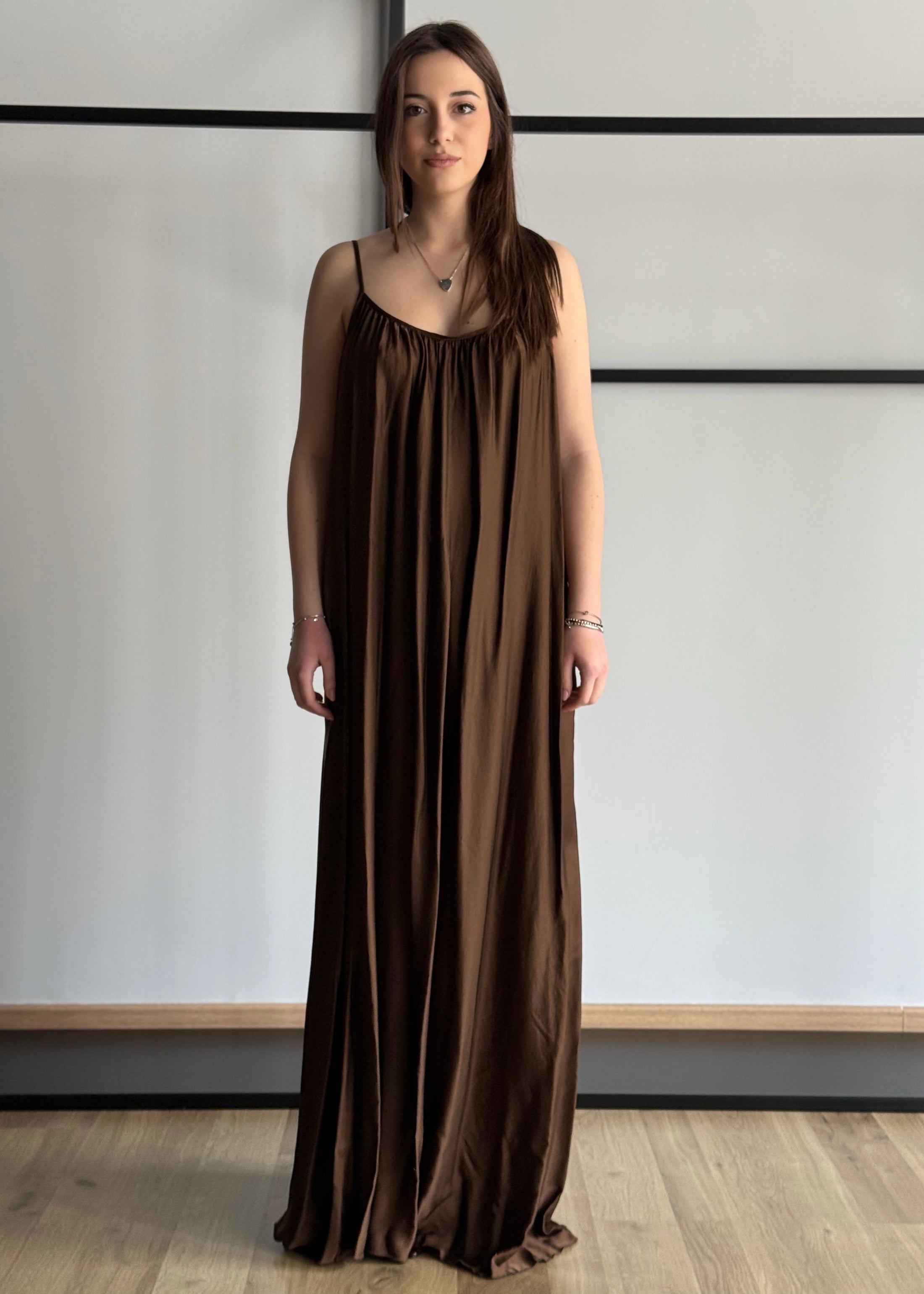 Abito lungo ZAHJR in satin moro