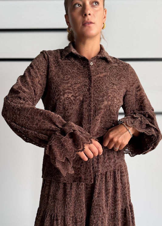 Camicia in pizzo moro con volant - KONTATTO