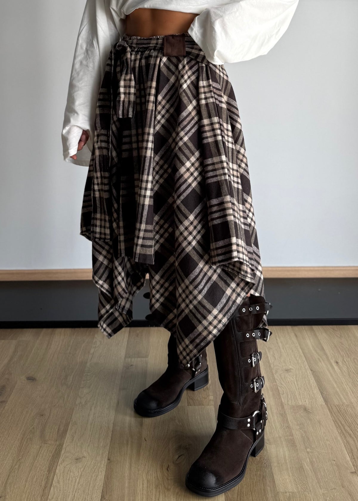 PREORDINE - Gonna tartan asimmetrica con fiocco