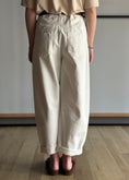 Carica l'immagine nel visualizzatore della galleria, Pantalone balloon ZAHJR latte
