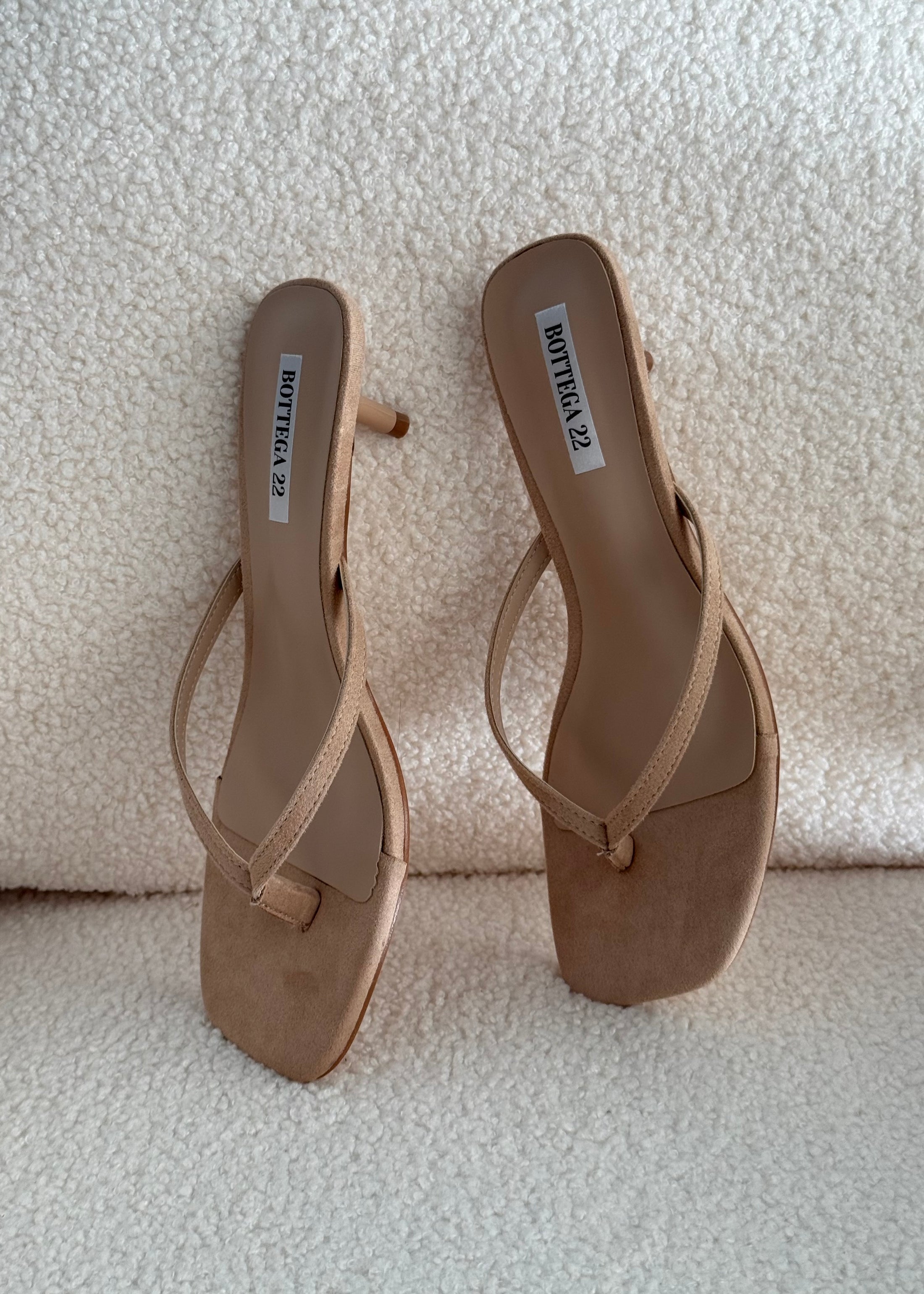 Sandali infradito con tacco nude effetto suede