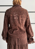 Carica l'immagine nel visualizzatore della galleria, Camicia in pizzo moro con volant - KONTATTO
