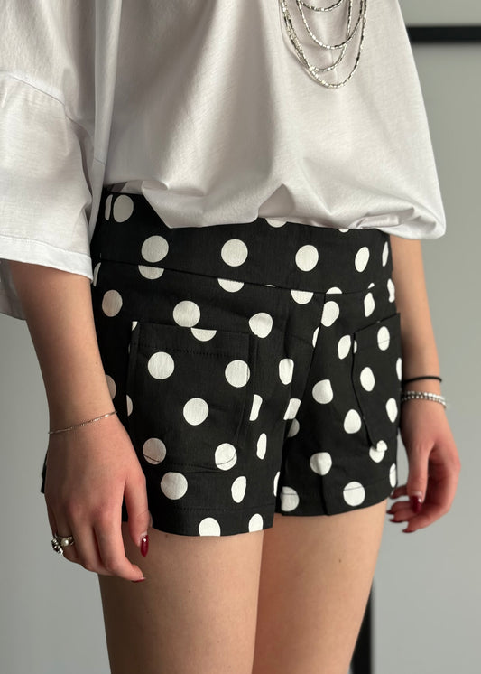Short pois con tasche