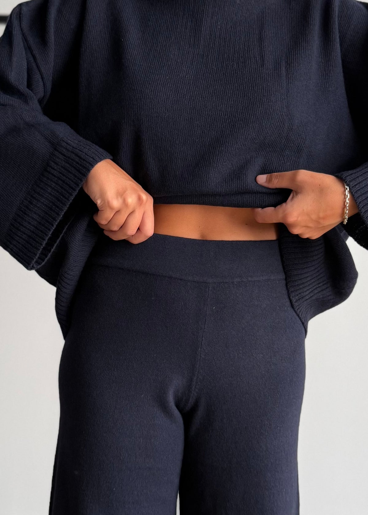 Pantalone blu in maglia - KONTATTO